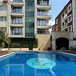 아파트 Stamopolulux директен изглед към морето 프리모르스코