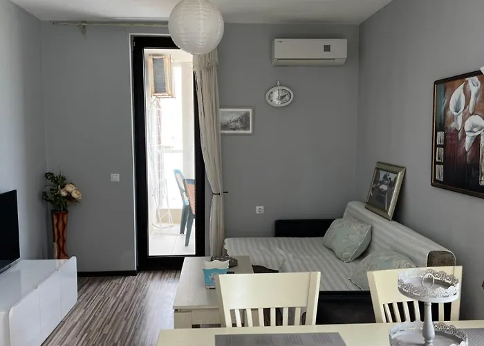 Daire Stamopolulux директен изглед към морето